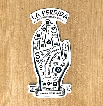 sticker mano año 9